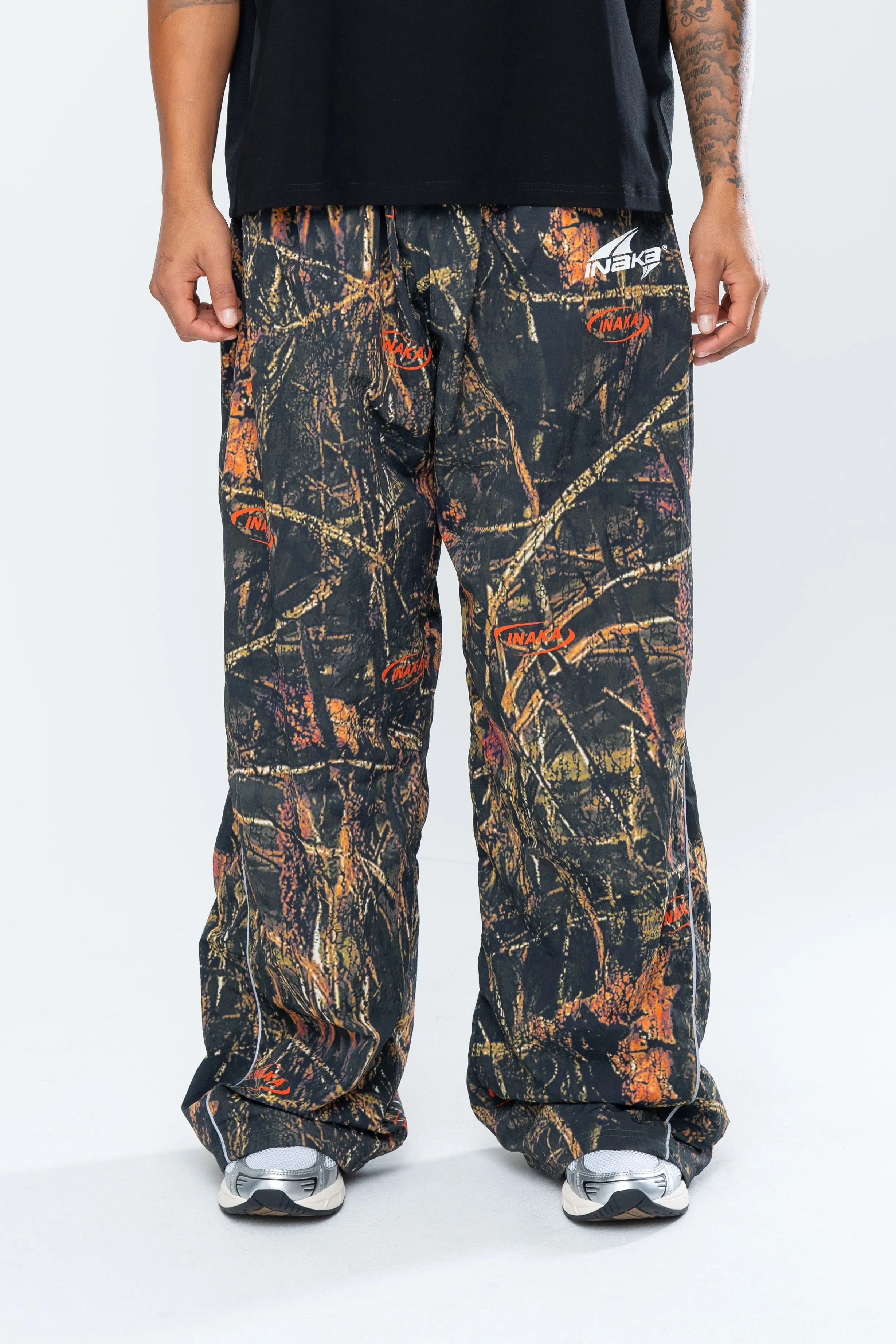 TUNDRA BAGGY TRACK PANTS - TUNDRA CAMO